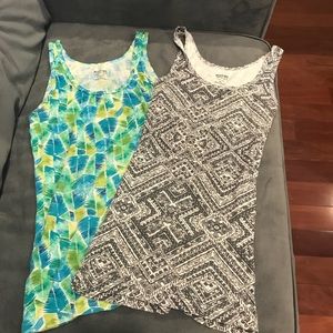 Lot of 2 Mossimo patterned tank tops - size: M